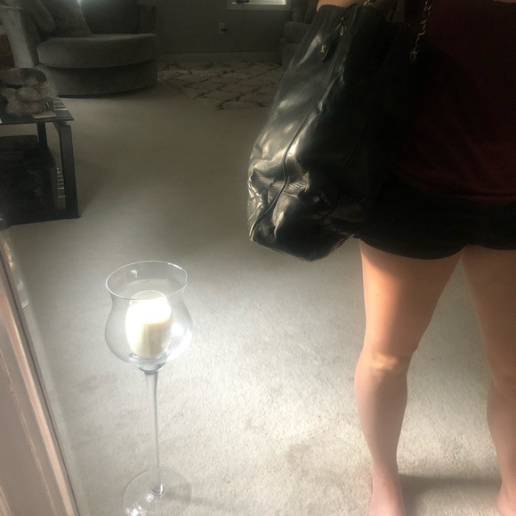 VINTAGE CHANEL BLACK JUMBO QUILTED TOTE - Picture 4 of 8